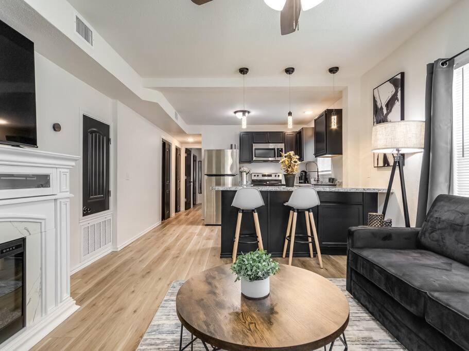 Stylish & Serene Modern Retreat Apartment Bartlesville