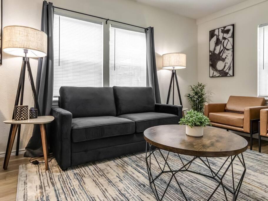 Stylish & Serene Modern Retreat