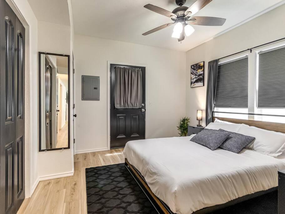 Stylish & Serene Modern Retreat * Bartlesville