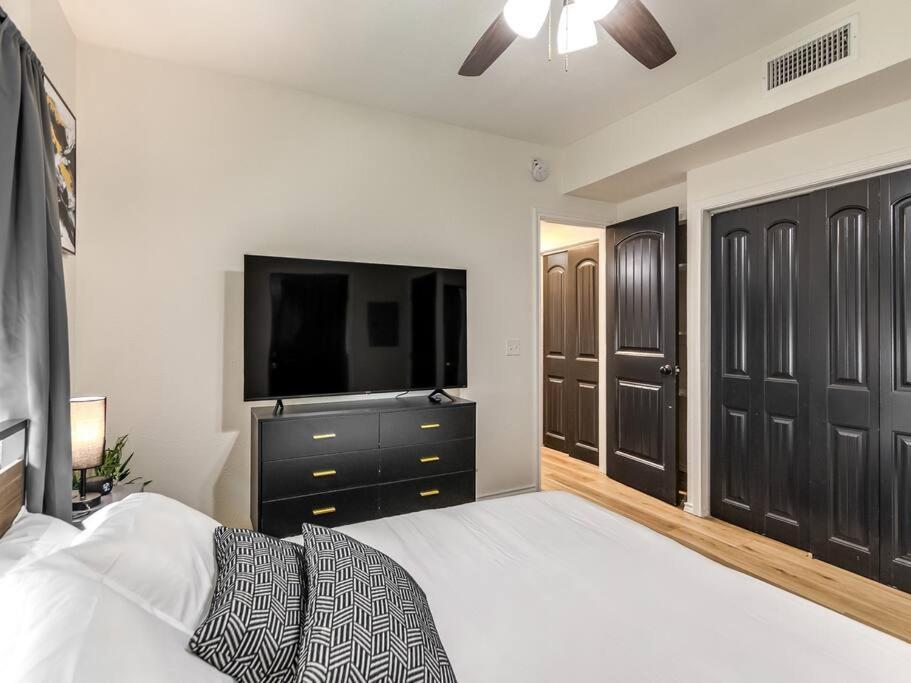 Apartment Stylish & Serene Modern Retreat Bartlesville