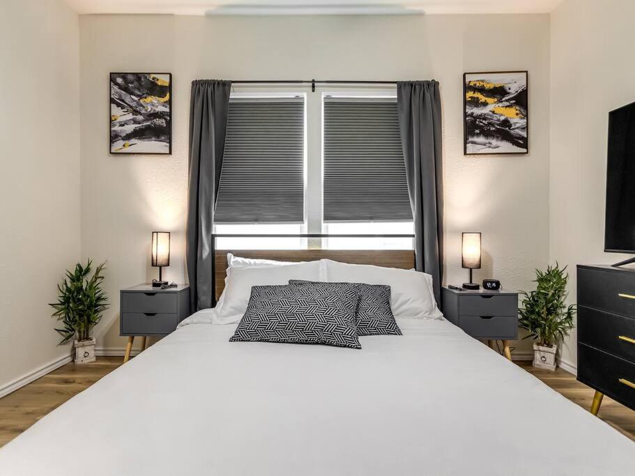 Apartment Stylish & Serene Modern Retreat
